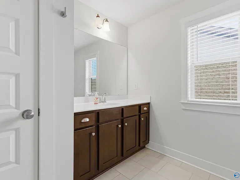 8 Desert Oak Ct — Photo 17