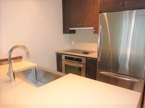 2522 Waterloo St #202, Vancouver, BC V6R 3H5