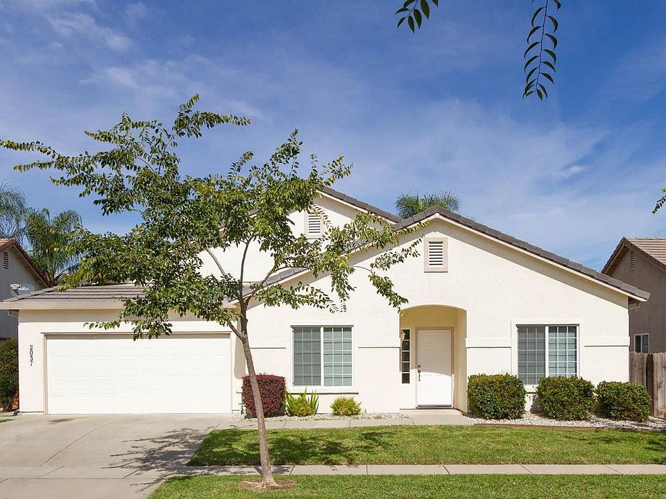 1st image of 2037 Woodland Dr