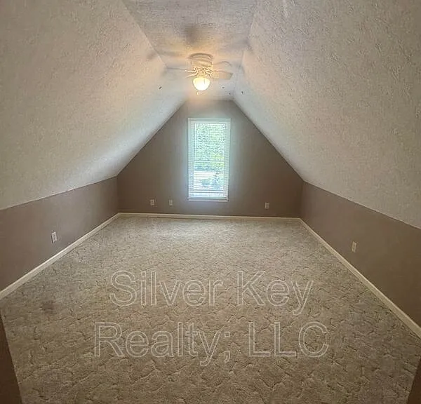 136 S Matlock Ave — Photo 19