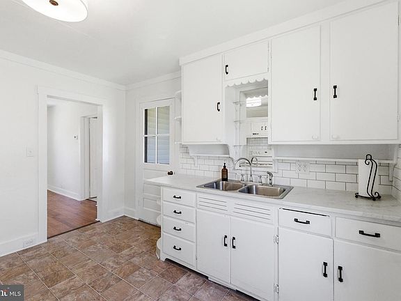 5th image of 522 Luray Ave