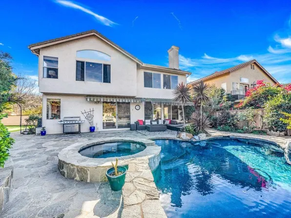 11570 Meadow Grass Ln, San Diego, CA 92128