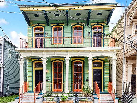 Front of the house (facing Baronne Street)
