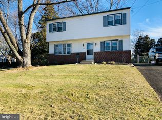 839 Phillips Rd, Warminster, PA 18974