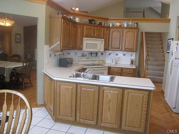 5th image of 550 Mohave Cir