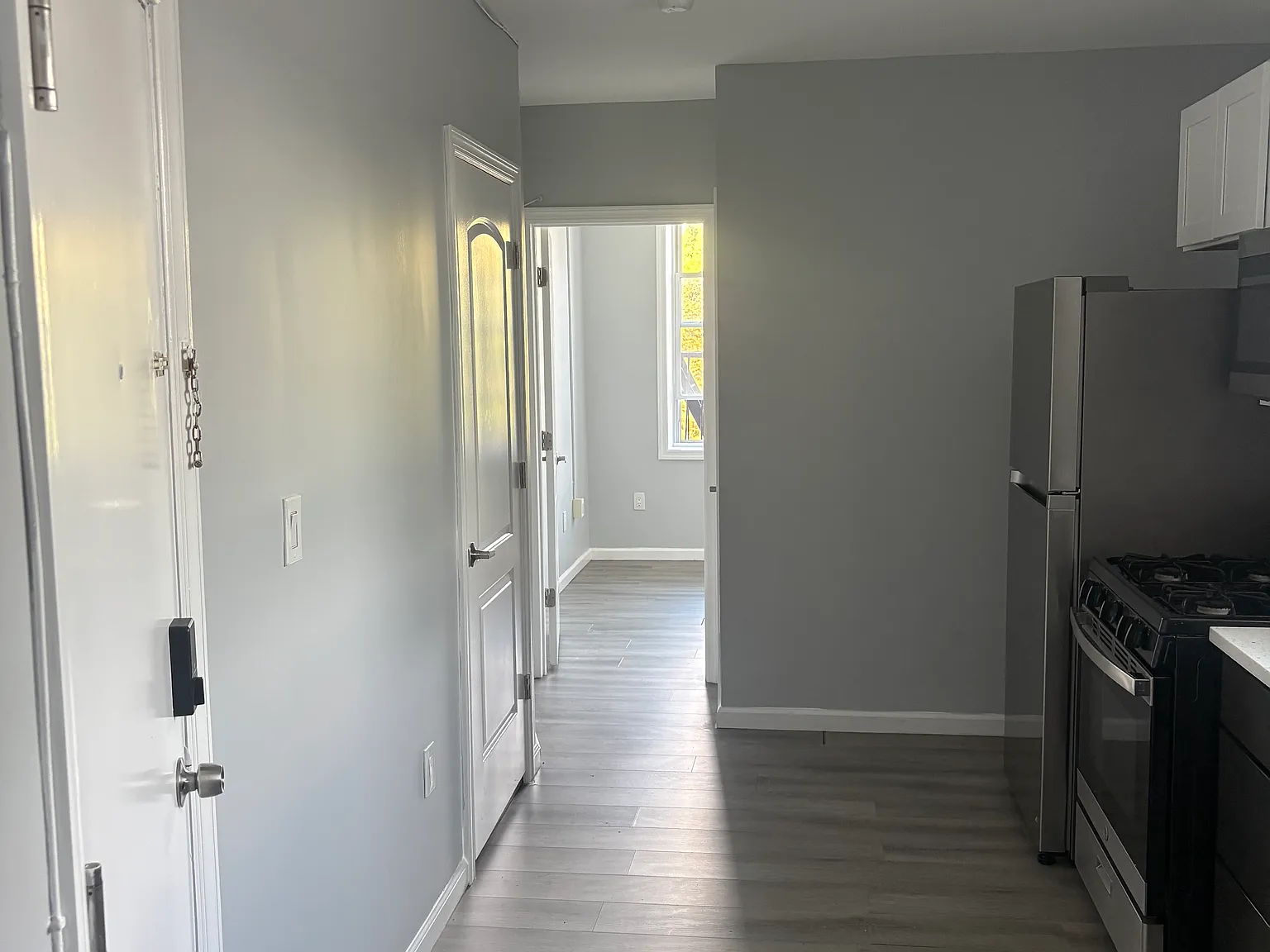 Studio, 550 sqft, $1,800 — Photo 3