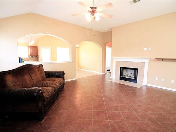 3rd image of 115 Hanstrom Dr