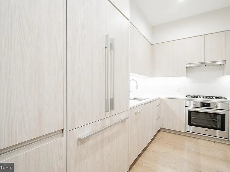 701 Swann Ave #503 — Photo 10
