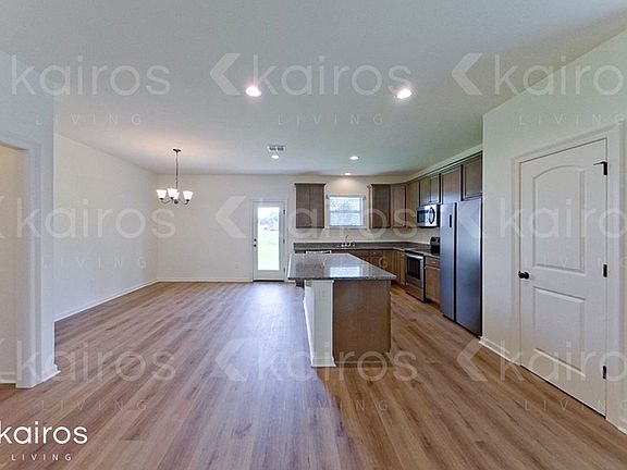 4th image of 108 Foggy Ln