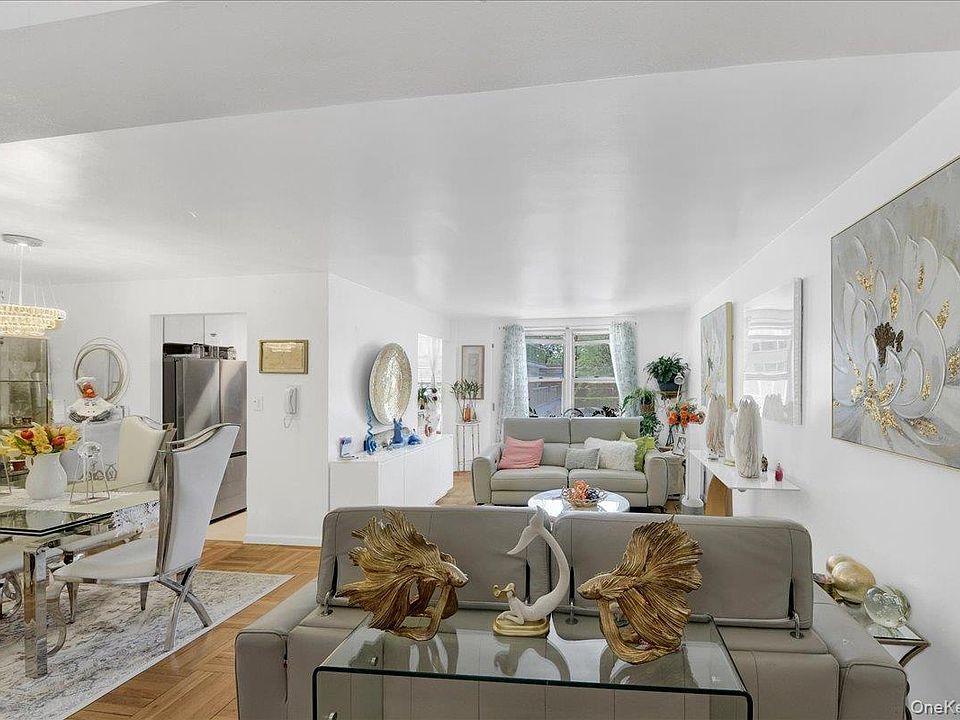 1st image of 3512 Oxford Avenue #1C