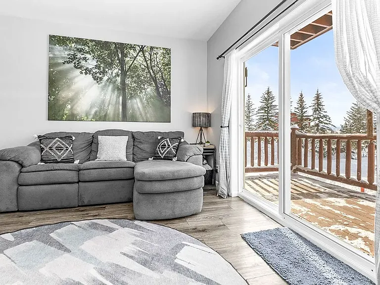 523 Eaglepointe Ct #1 — Photo 4