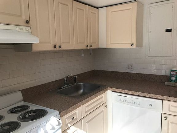3rd image of 155 E 84th St APT 7F