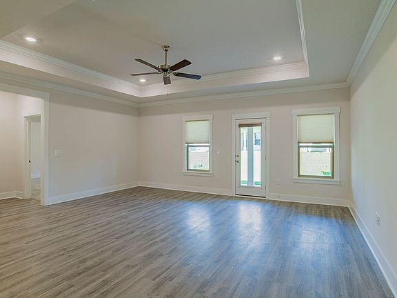 5th image of 714 Canary Ct