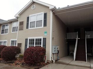 4 Rolling Hill Rd #104, Clinton, NJ 08809