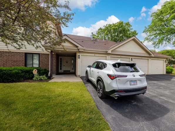 931 E Kings Row #6, Palatine, IL 60074