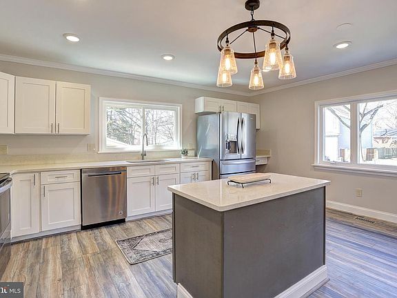 4th image of 617 Park Rd