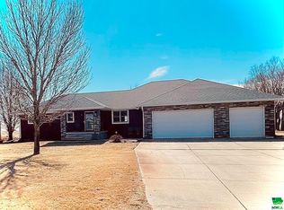 1438 220th St, Sergeant Bluff, IA 51054