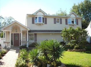 143 Bloomingdale Rd, Levittown, NY 11756