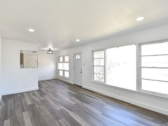 5th image of 466 E Palfrey