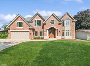 1221 N Illinois Ave, Arlington Heights, IL 60004