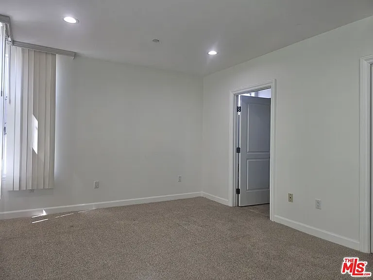332 S Oxford Ave #201 — Photo 14