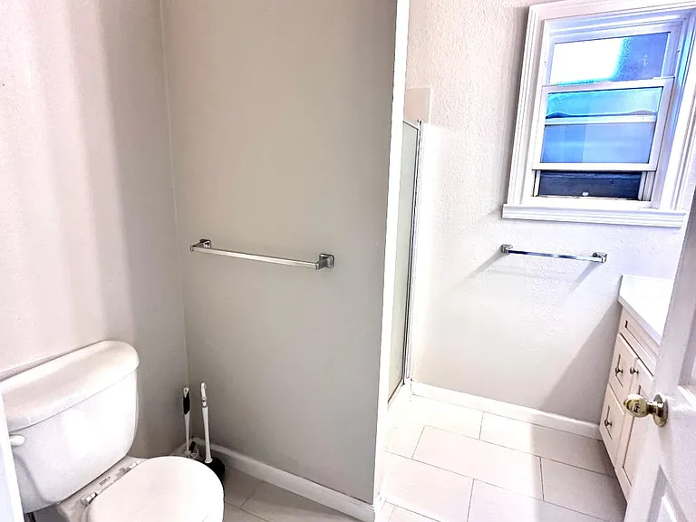 432 Capitol Ave — Photo 11