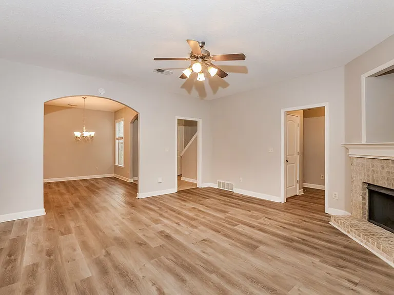 1140 Casentino St — Photo 5