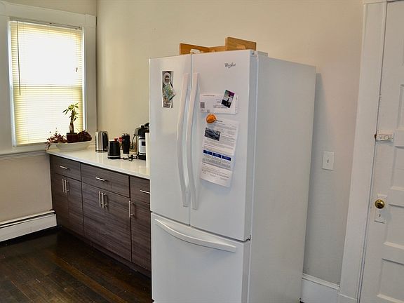 4th image of 237 Highland Ave