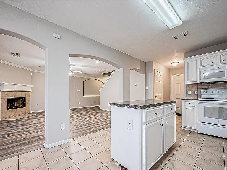 10043 Morocco Rd — Photo 11