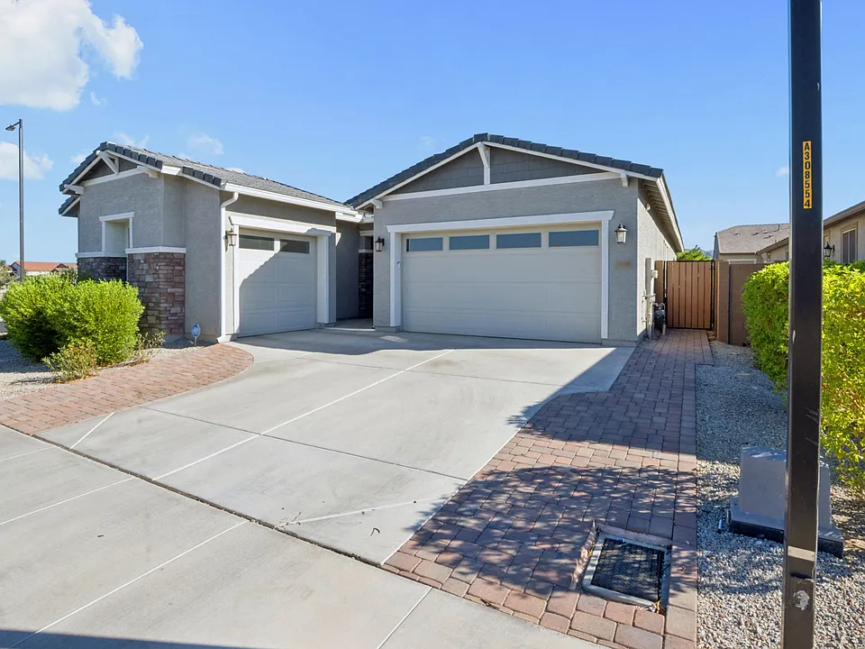 2519 W Sunland Ave