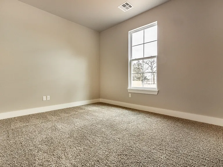 2541 Fallview Dr — Photo 12