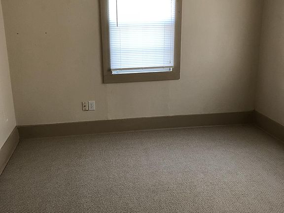 Bedroom 1 hasNEW carpet