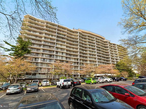 3rd image of 3333 University Blvd W APT 1105