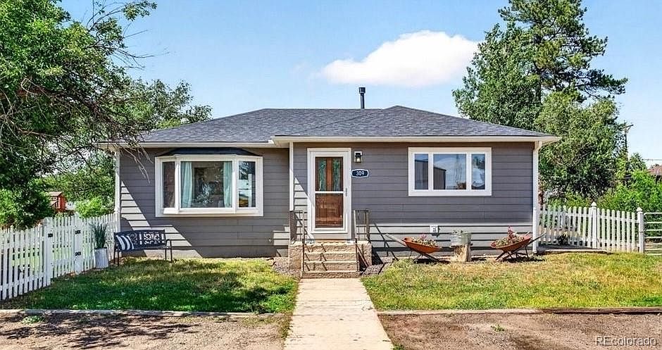 1st image of 309 Navajo Street