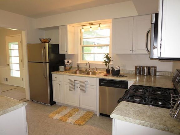 4th image of 2165 Apple Ave NW