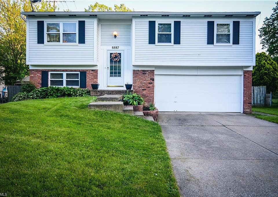 1st image of 8887 Fairlane Dr