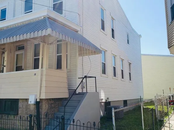 18 S Sussex St, Gloucester City, NJ 08030
