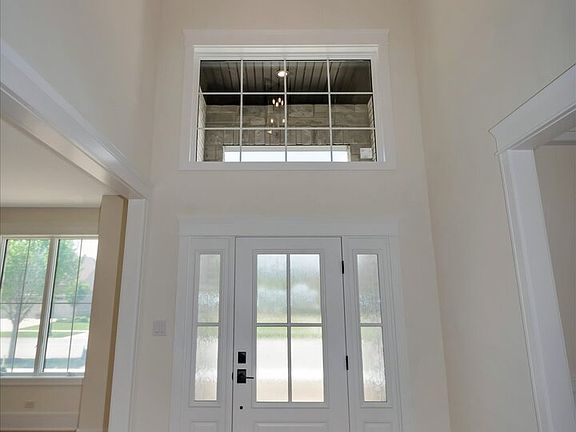 2nd image of 22985 Devonshire Ln