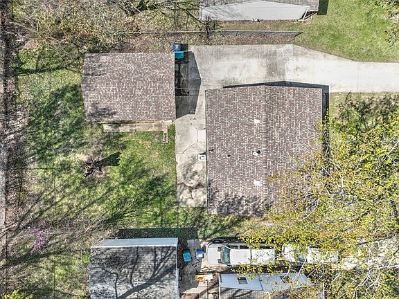 4th image of 51 Whippoorwill Dr