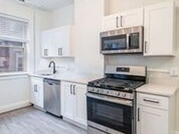 4th image of 4007 Allston St #4