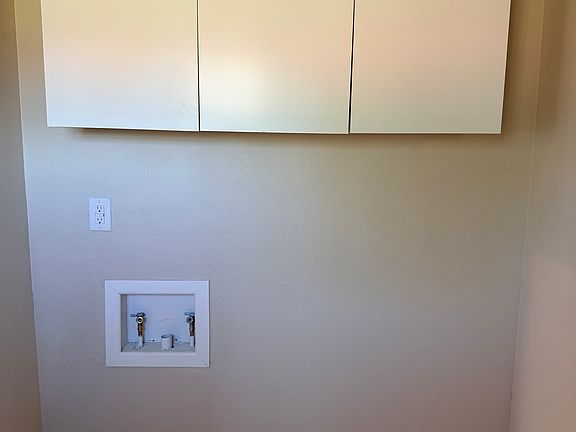 2nd image of 1623 Lynwood Ln