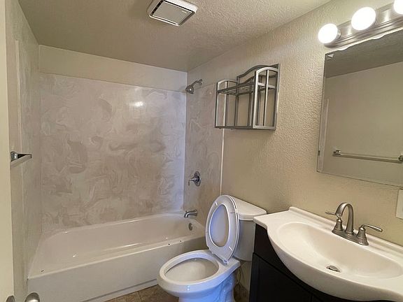 5th image of 2939 N Palo Verde Ave #0