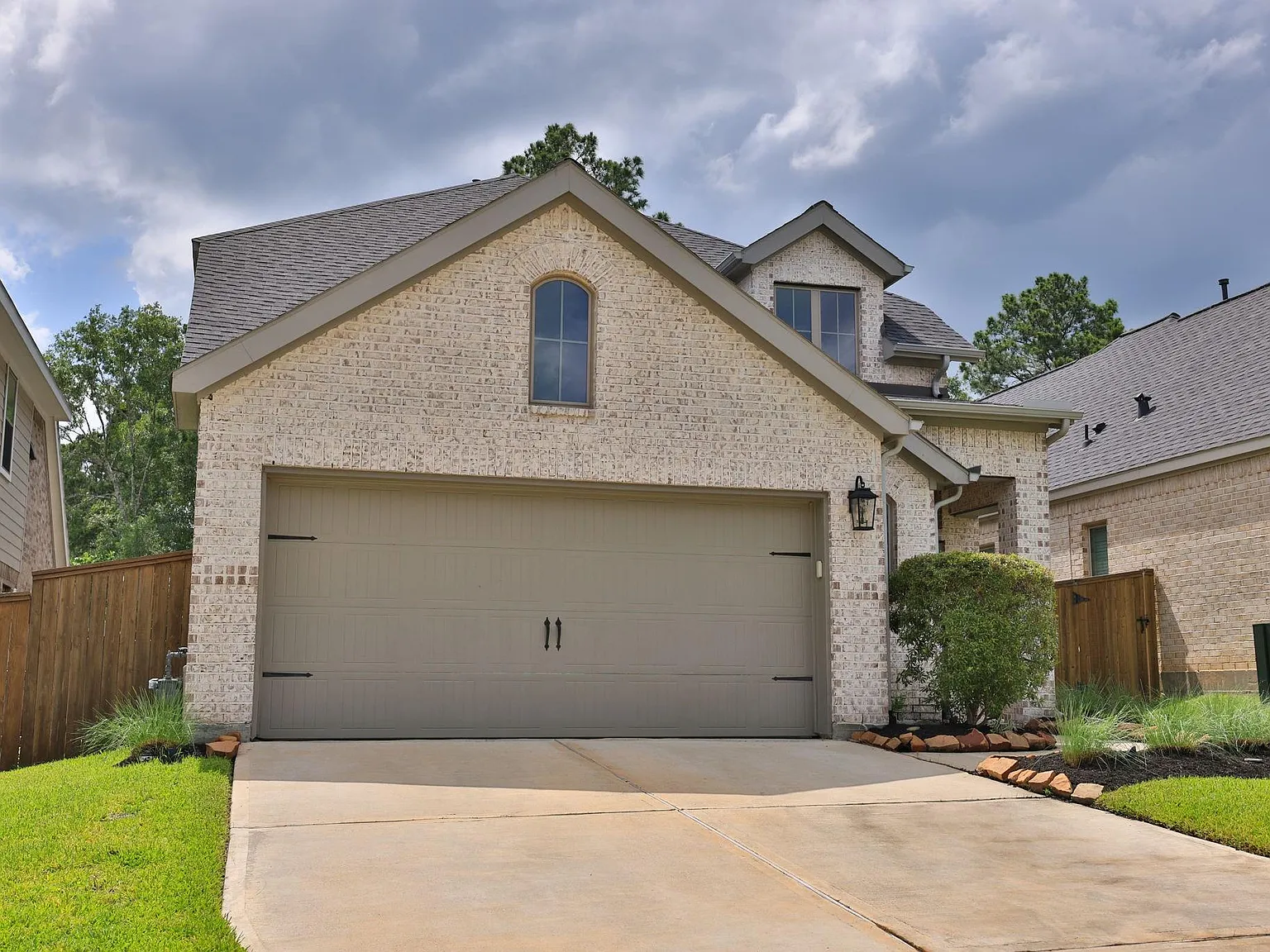 3 bed, 2.5 bath, 2612 sqft, $2,950 — Photo 3