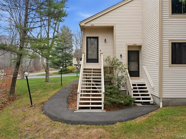 239 Deer Hill S, South Salem, NY 10590