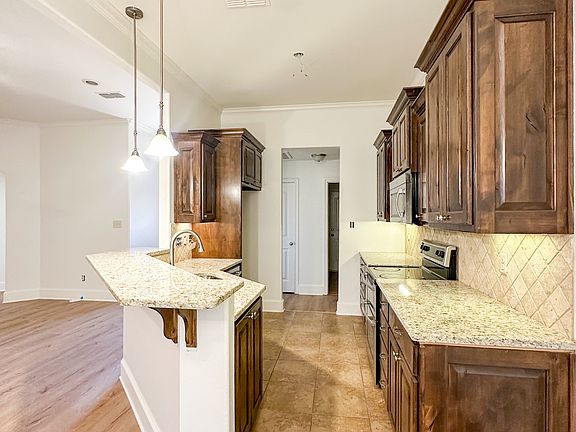 5th image of 19036 River Rock Dr
