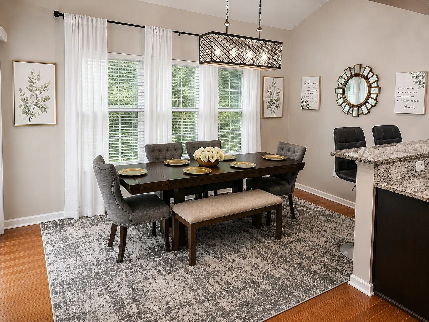 5 bed, 2810 sqft, $3,300 — Photo 4