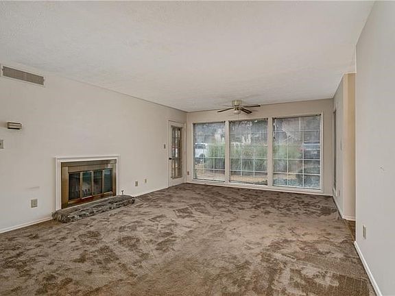 5th image of 705 Country Park Dr SE #7