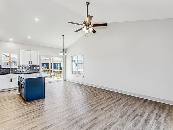 5th image of 5019 S Saint Paul Ave