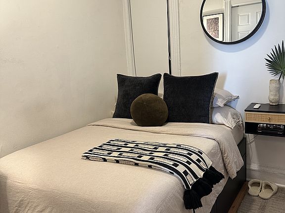5th image of 430 E 66th St APT 4
