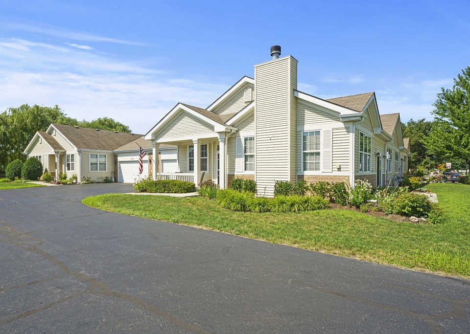 1st image of 16460 Crescent Lake Dr
